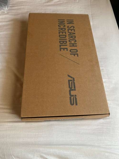 BRAND NEW BOXED  ASUS M515D*15.6`*AMD R3-3250U*4 GB DDR4 RAM*256 GB SSD M2 * WINDOWS 11 HOME 64-BIT